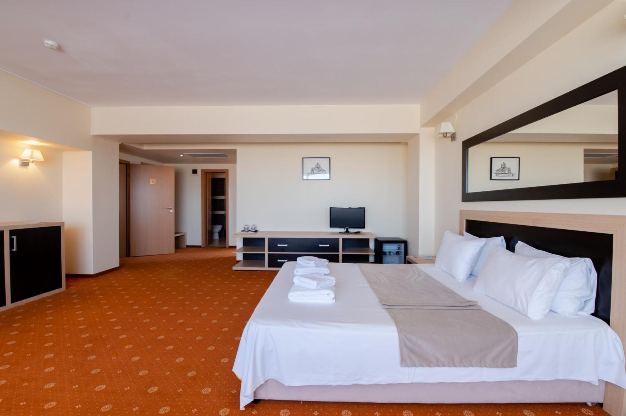 Hotel Oxford By Timhotels Τιμισοάρα Εξωτερικό φωτογραφία