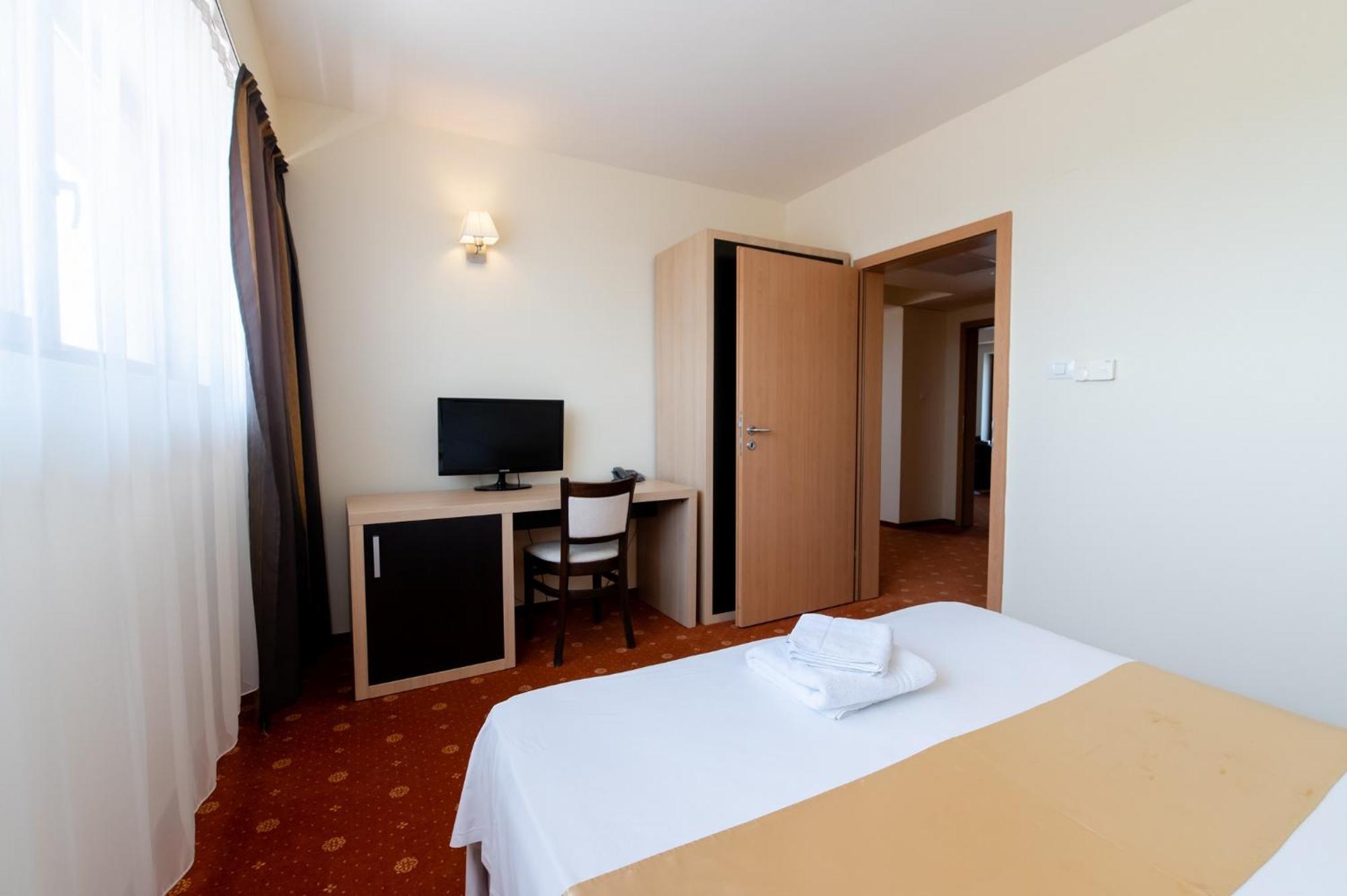 Hotel Oxford By Timhotels Τιμισοάρα Εξωτερικό φωτογραφία
