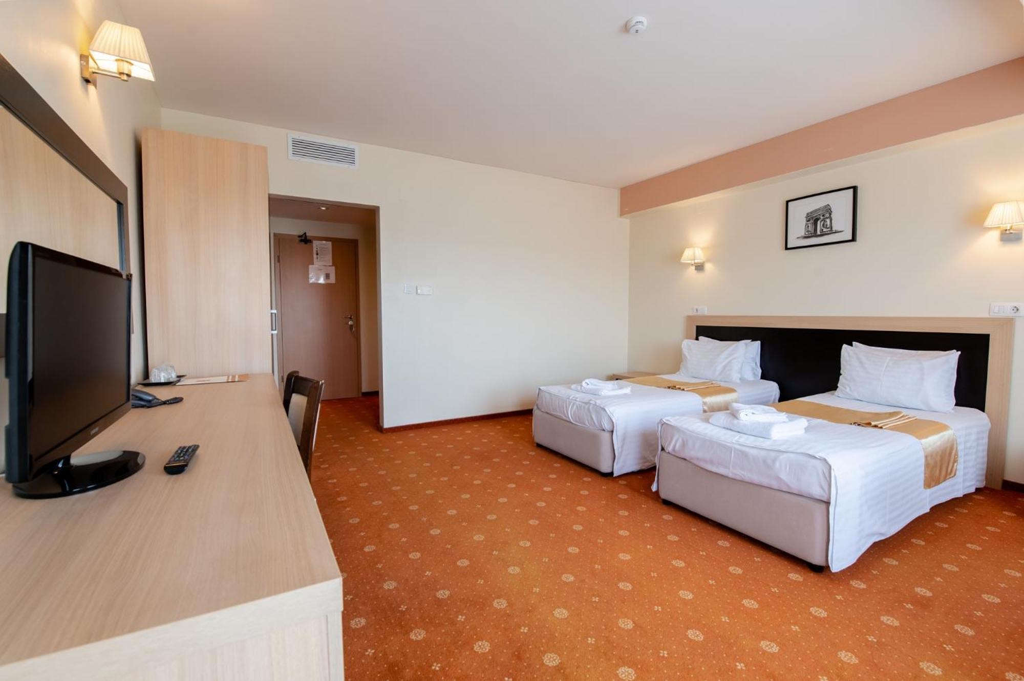 Hotel Oxford By Timhotels Τιμισοάρα Εξωτερικό φωτογραφία