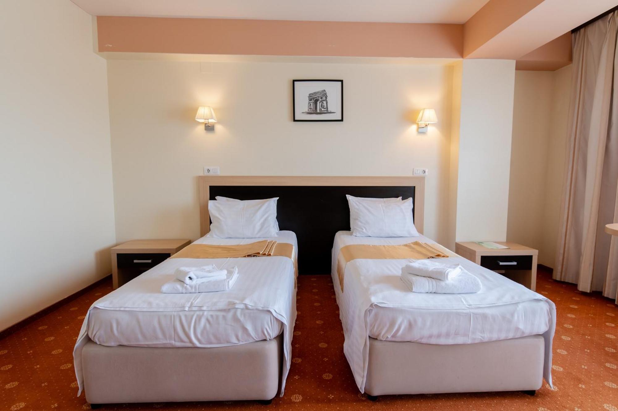 Hotel Oxford By Timhotels Τιμισοάρα Εξωτερικό φωτογραφία
