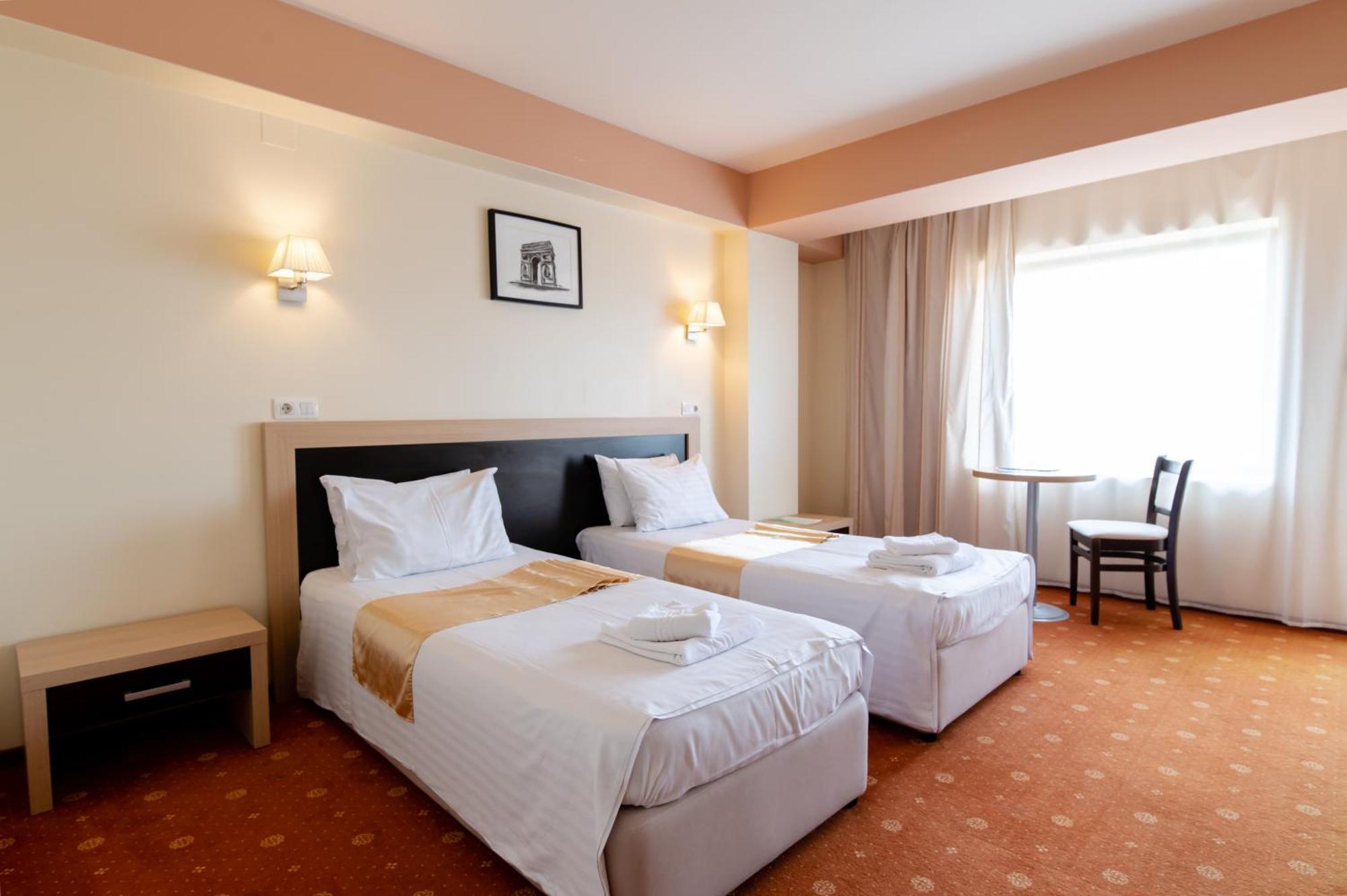Hotel Oxford By Timhotels Τιμισοάρα Εξωτερικό φωτογραφία
