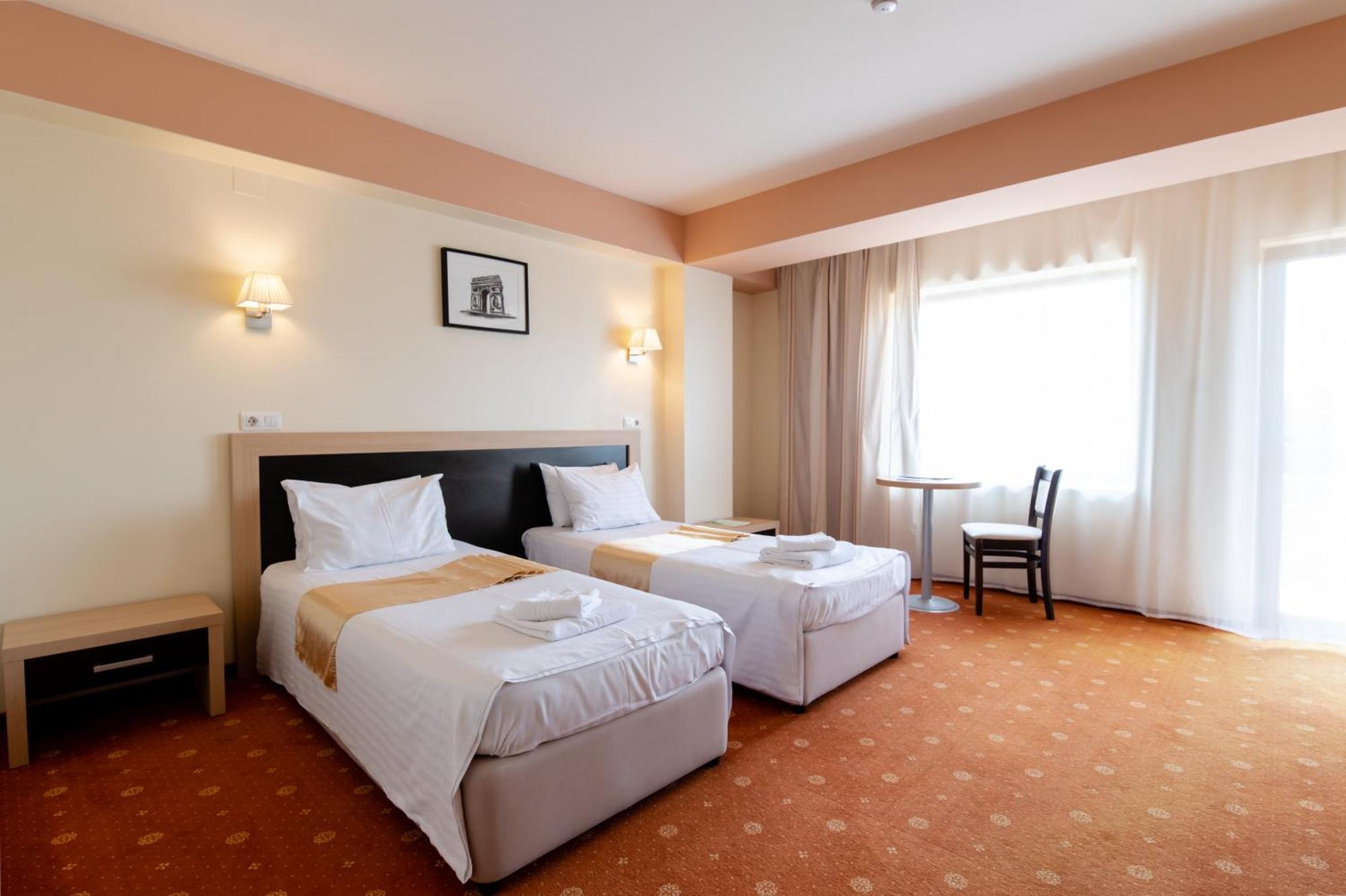 Hotel Oxford By Timhotels Τιμισοάρα Εξωτερικό φωτογραφία